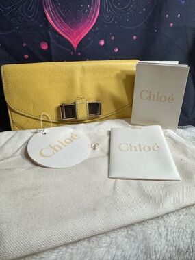 GUC Chloé Alice Long Wallet in Holly Berry W/Dust bag and tags